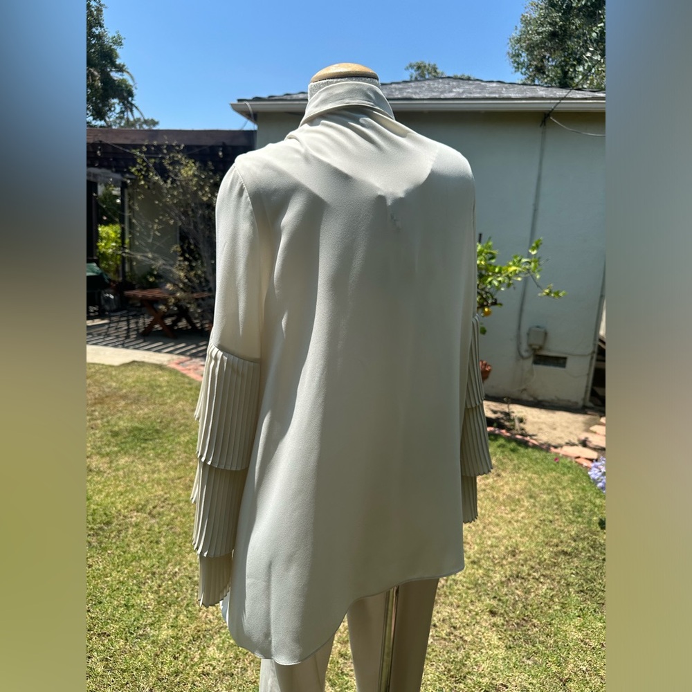 100% Polyester - image 5